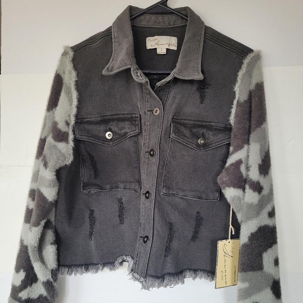 Vintage Havana Stylish Black/Gray Denim Jacket with Patterned Sleeves Size S